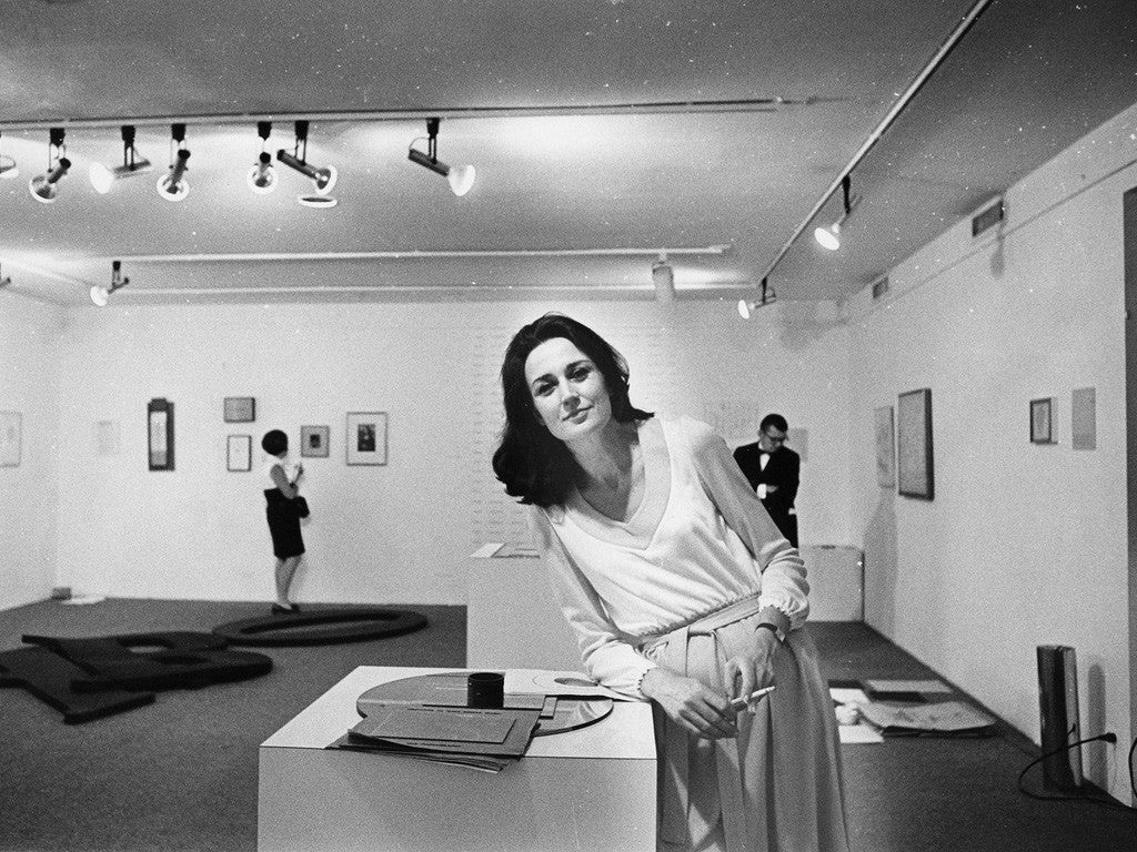 Virginia Dwan, Glamorous Art Dealer of the ’60s, Gets an Exhibition at the National Gallery